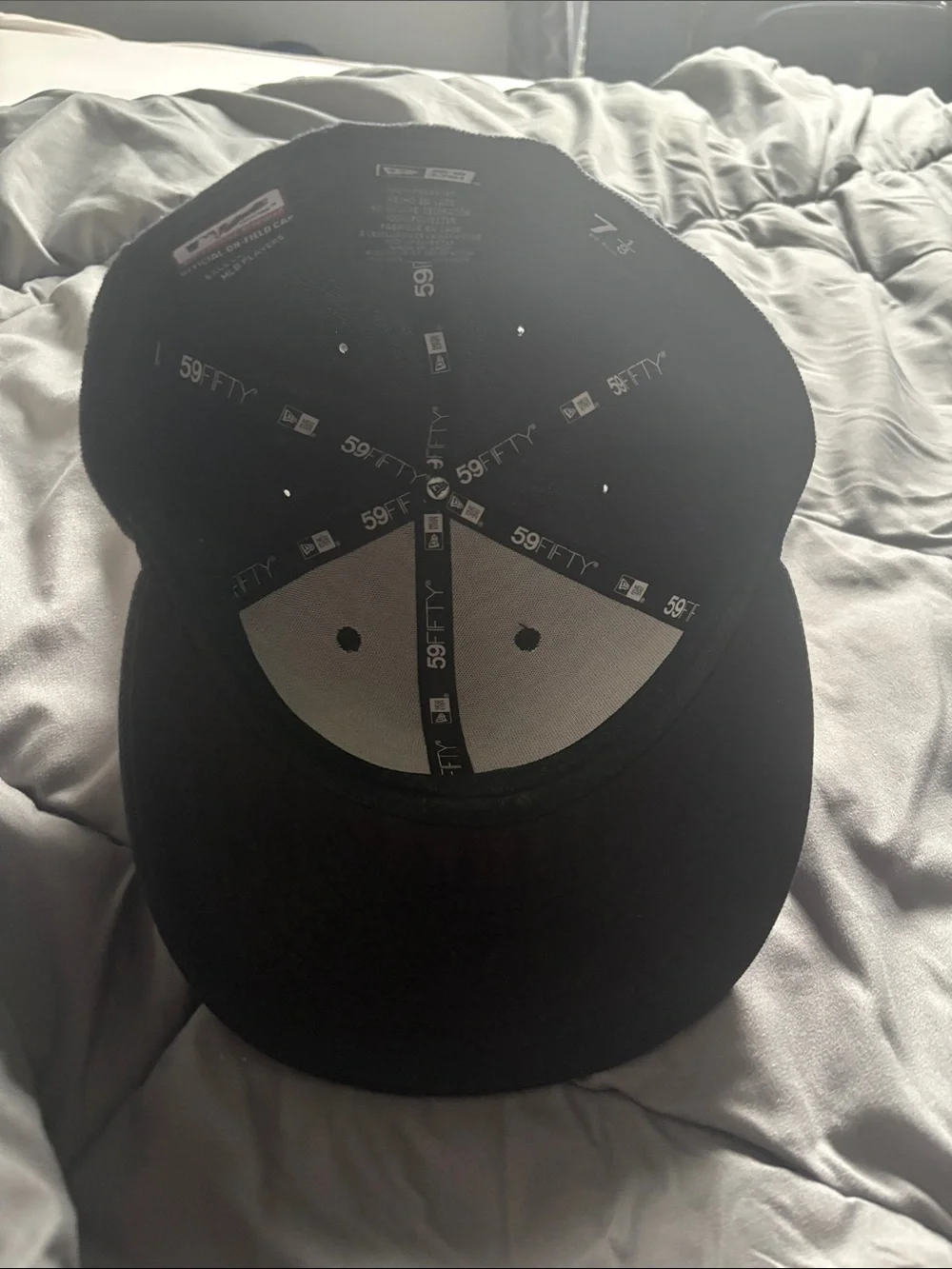 Boston Red B Embroidered Navy Baseball Cap